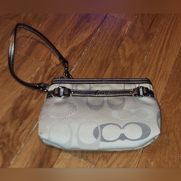 VINTAGE Coach Signature Metallic Silver Trim Wristlet Pouch Wallet CARRIER - Picture 10 of 12